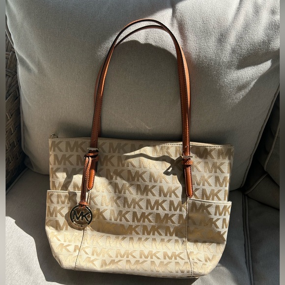 Michael Kors Handbags - Michael Kors Anabelle Jet Set Signature Canvas Tote